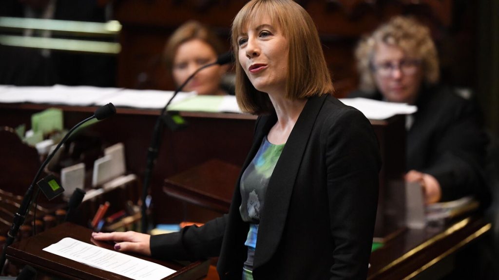 « J’ai pris la mauvaise décision » : une ministre australienne parcourt 400 km avec son chauffeur pour un déjeuner privé