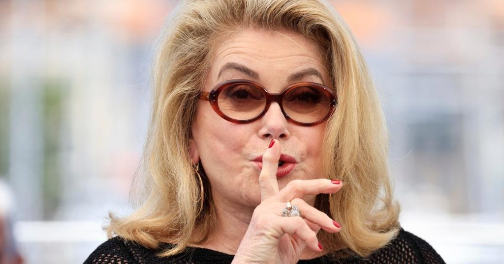 « Je ne voulais pas y aller » : Catherine Deneuve raconte pourquoi elle a boycotté les César pendant des années