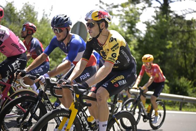 « J'ai toujours aimé sa façon de courir » : Wout Van Aert complimente Valentin Madouas