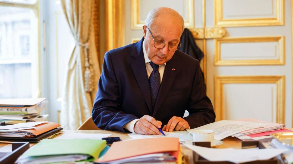 La course au Conseil constitutionnel, le budget de l’aviation rescapé… Nos indiscrétions de la semaine