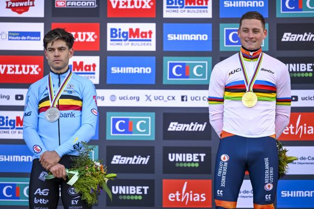 « Le départ a été compliqué », Wout Van Aert réagit à sa deuxième place aux Mondiaux de cyclo-cross