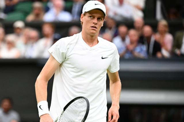 Le n°1 mondial Jannik Sinner suspendu trois mois, après ses contrôles positifs au clostébol