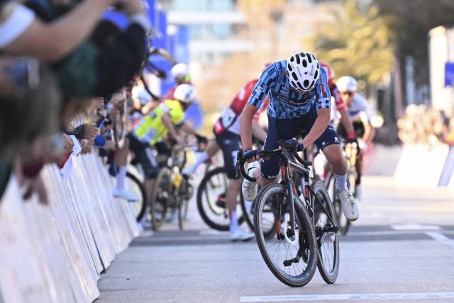 Le peloton envoyé sur une mauvaise route après une incroyable erreur d'aiguillage au Tour d'Algarve, l'étape annulée