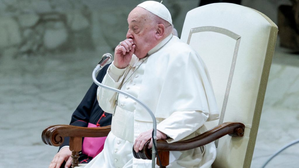 « Les 24 prochaines heures seront déterminantes » : la bronchite du pape François inquiète