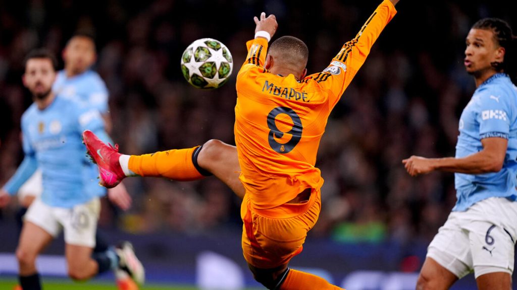 Manchester City - Real Madrid : la vidéo du but très chanceux de Kylian Mbappé d’une reprise ratée du tibia