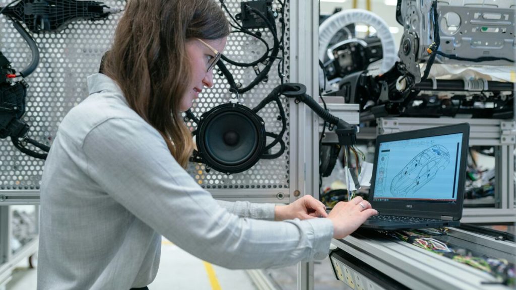 Manque de filles en sciences : « Sans cette rencontre, je ne me serais jamais intéressée à l’aéronautique »
