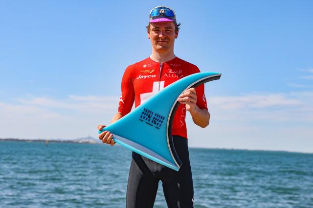 Mauro Schmid (Jayco AlUla) remporte la Cadel Evans Ocean Race en solitaire