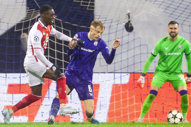 Mercato : le défenseur Maxime Bernauer a signé à Saint-Étienne