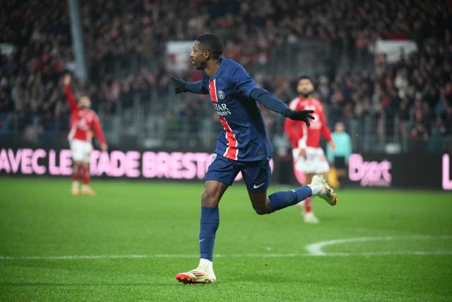 Mieux que Zlatan ou Mbappé, l'exploit inédit de Dembélé avec le PSG : deux triplés d'affilée