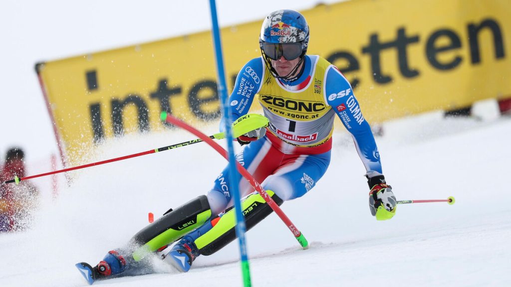 Mondiaux de ski alpin : Clément Noël enfourche, la France repart sans médaille