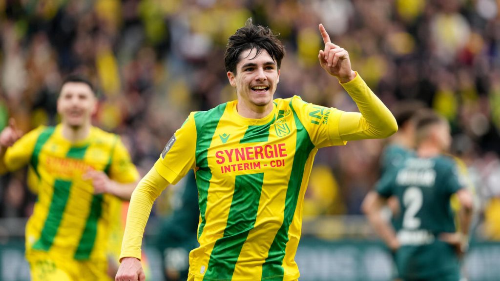 Nantes-Lens (3-1) : un buteur de 19 ans, Lopes en sauveur... Les Nantais se sont réconciliés avec leur public