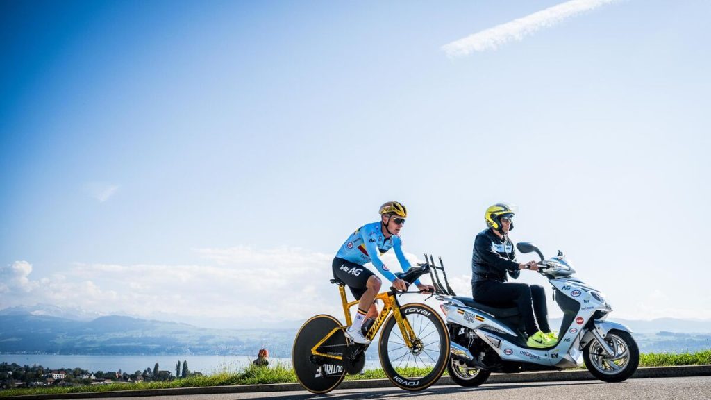 « Nous, on joue notre vie, pas les voitures » : l’accident à l’entraînement, l’angoisse qui ronge le peloton