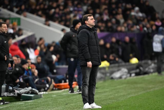 « On a essayé » : Carles Martinez Novell, l'entraîneur de Toulouse, n'avait pas de reproches à faire à ses joueurs après la défaite contre le PSG