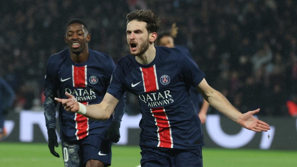 PSG-Monaco : la vidéo du premier but magnifique de Khvicha Kvaratskhelia avec Paris