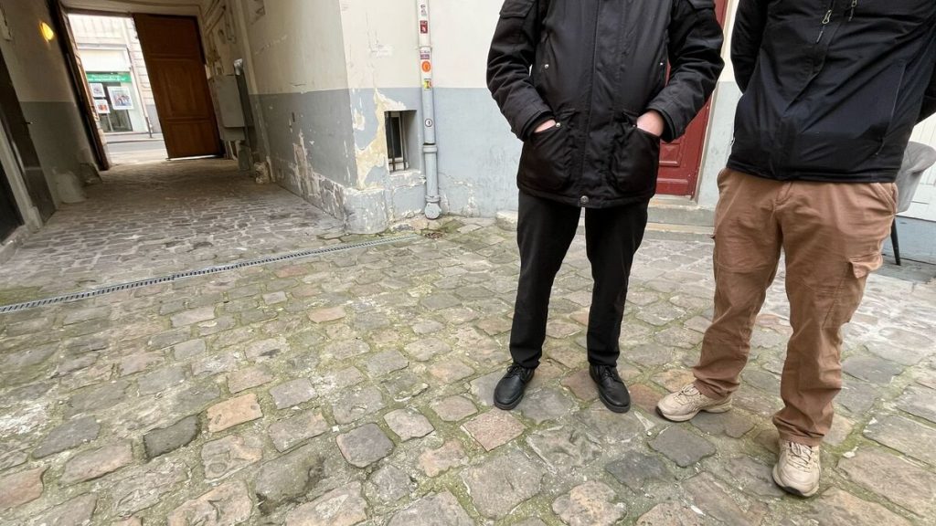 Paris : les militants d’extrême droite interpellés après l’attaque dans le Xe arrondissement présentés à la justice