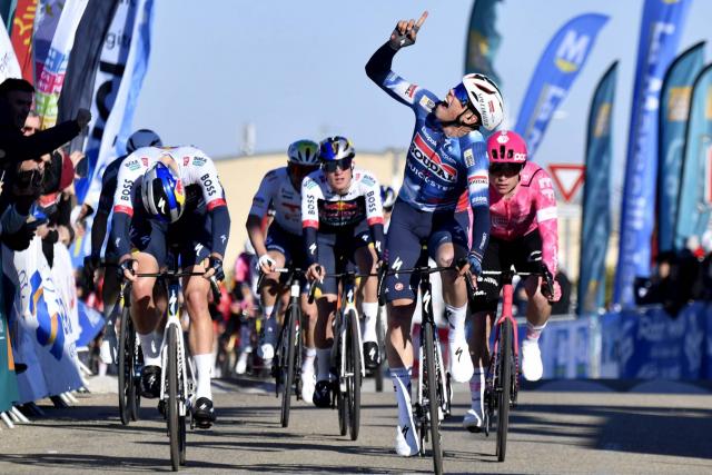 Paul Magnier remporte la 1re étape de l'Étoile de Bessèges en costaud dans un sprint en côte