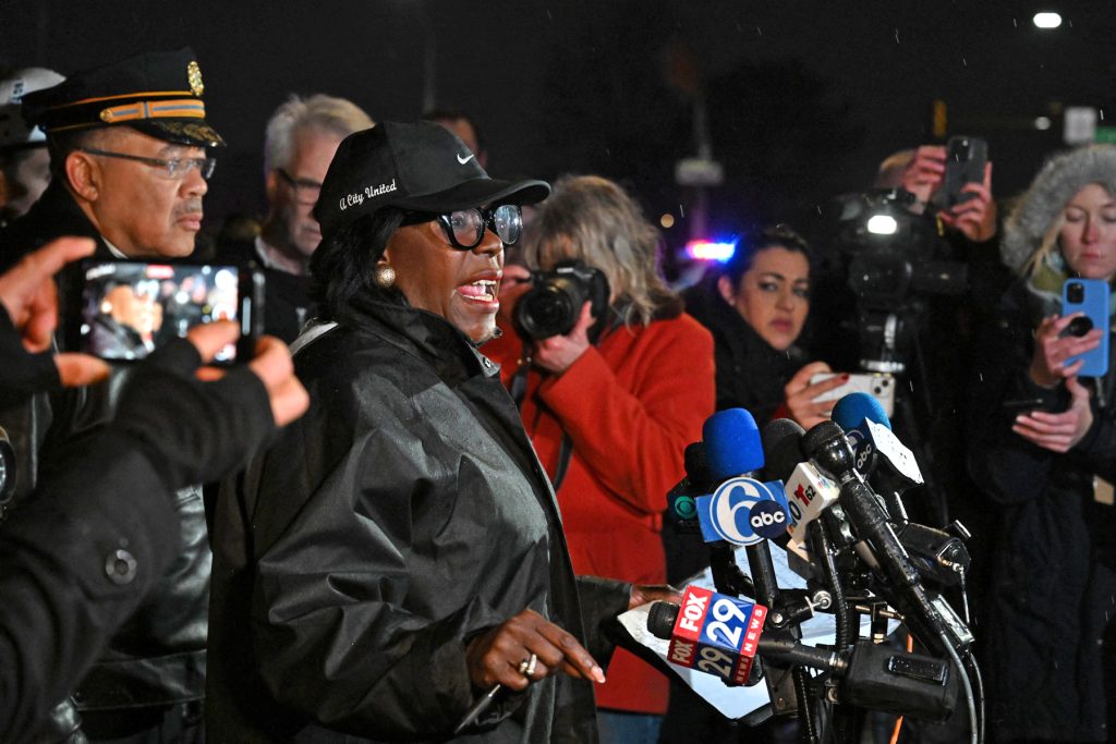 Philadelphia crash: Mexican girl with life-threatening illness on plane