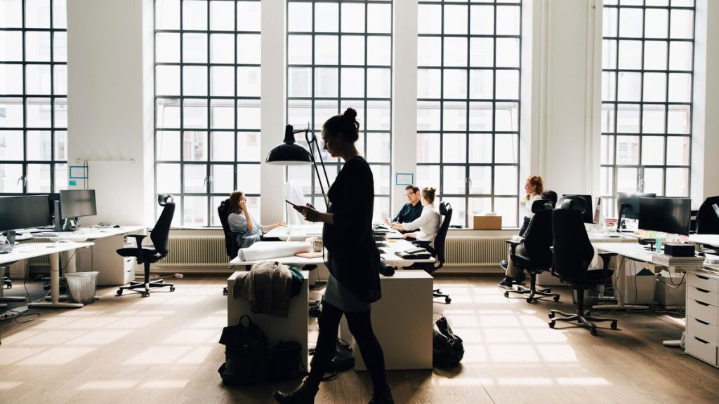 Pour inciter ses employés à renoncer au télétravail, cette entreprise américaine leur offre jusqu’à 10 000 dollars