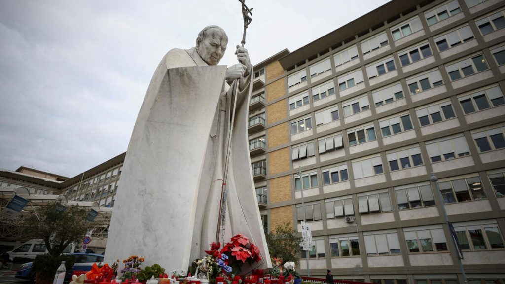 Qu’est-ce que le Gemelli, « l’hôpital des papes » à Rome où est soigné François ?