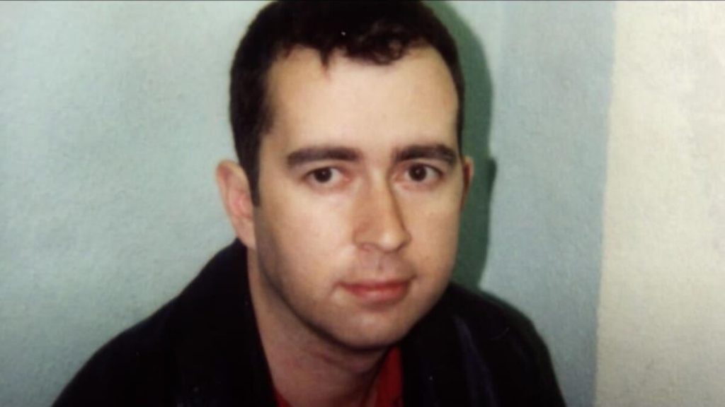 Robert Hendy-Freegard, star de Netflix et faux espion multicondamné, jugé après avoir renversé deux gendarmes