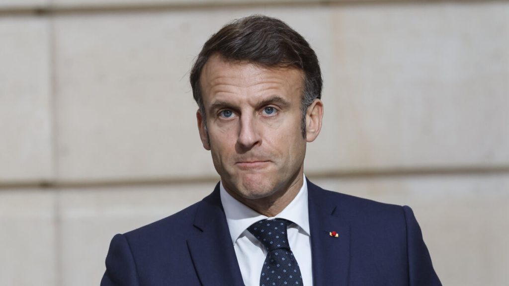 Si l’Europe est « attaquée » sur le commerce, elle « devra se faire respecter », lance Emmanuel Macron
