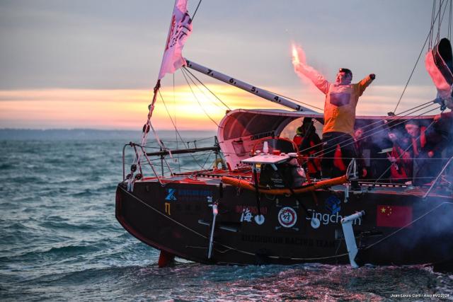 Trentième du Vendée Globe 2024-2025, Jingkun Xu devient le 100e skippeur à terminer l'épreuve