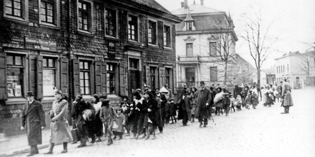 Tsiganes, homosexuels, handicapés, témoins de Jéhovah… Ces autres victimes du régime hitlérien