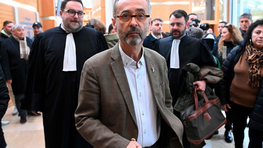 « Une situation ubuesque » : Robert Ménard renvoyé en correctionnelle pour avoir refusé de marier un homme en situation irrégulière