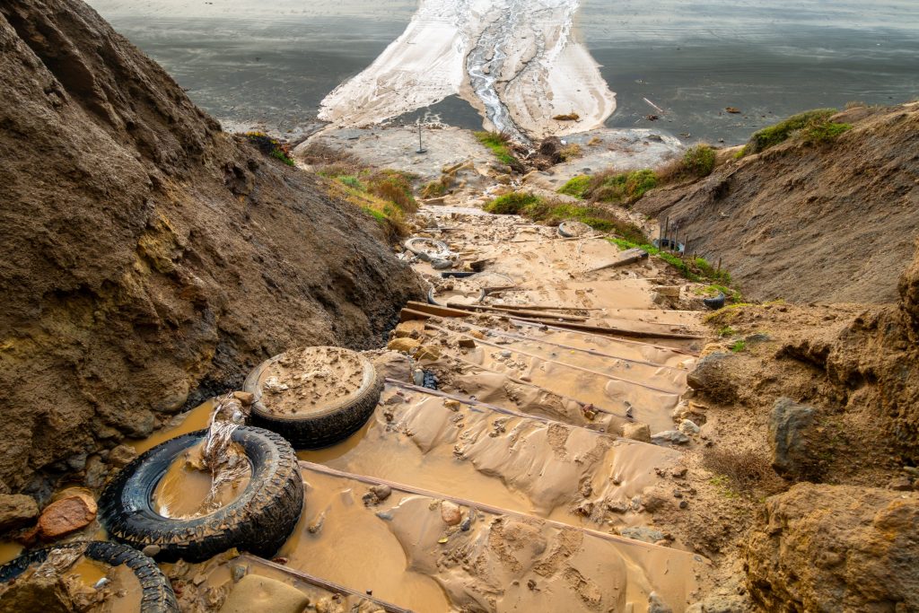 Extreme mudslides video southern California
