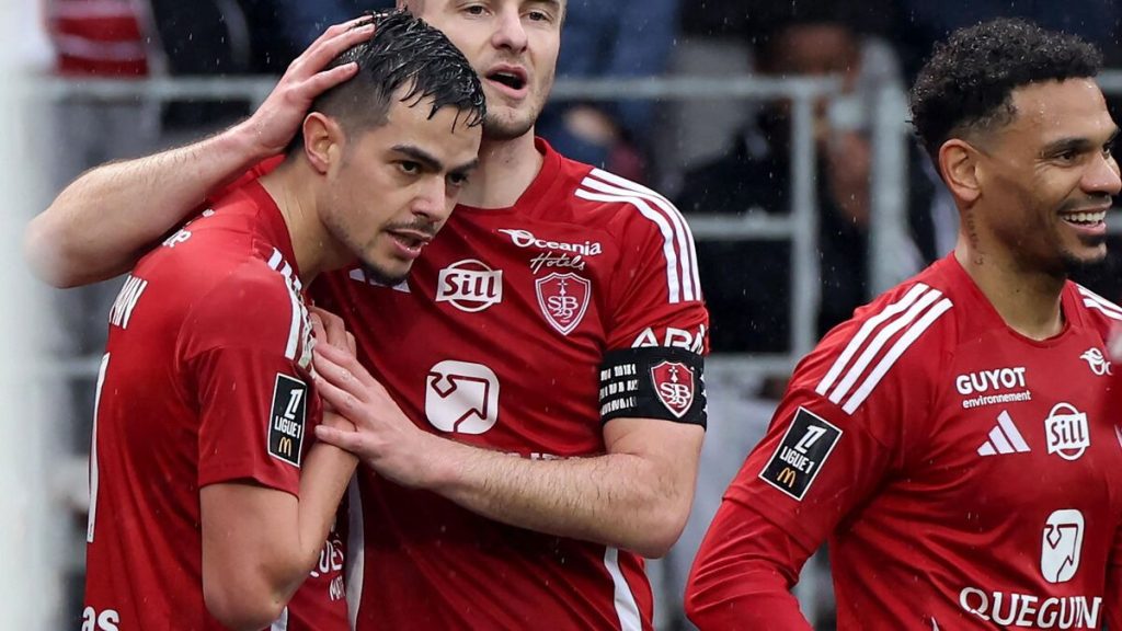 Brest-Angers (2-0) : la vidéo des deux buts des Brestois relancés dans la course à l’Europe