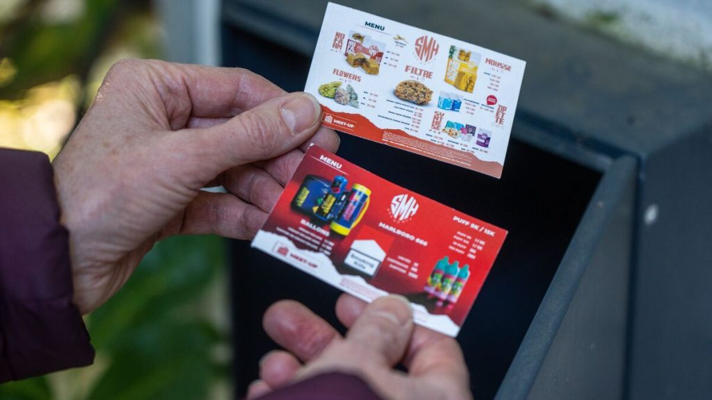 « C’est hallucinant ! » : près de Grenoble, les dealers font leur pub dans les boîtes aux lettres