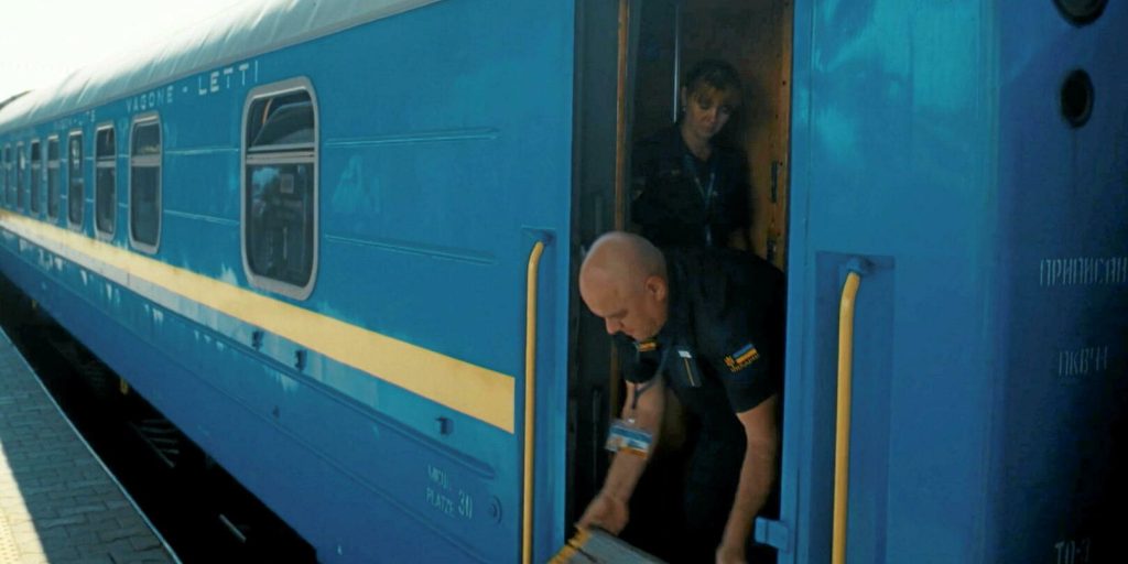 « Des trains dans la guerre » : portraits d’Ukrainiens aux destins brisés