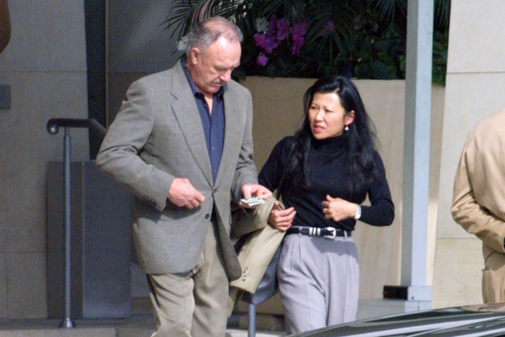 Gene Hackman Wife Betsy Arakawa Walking LA