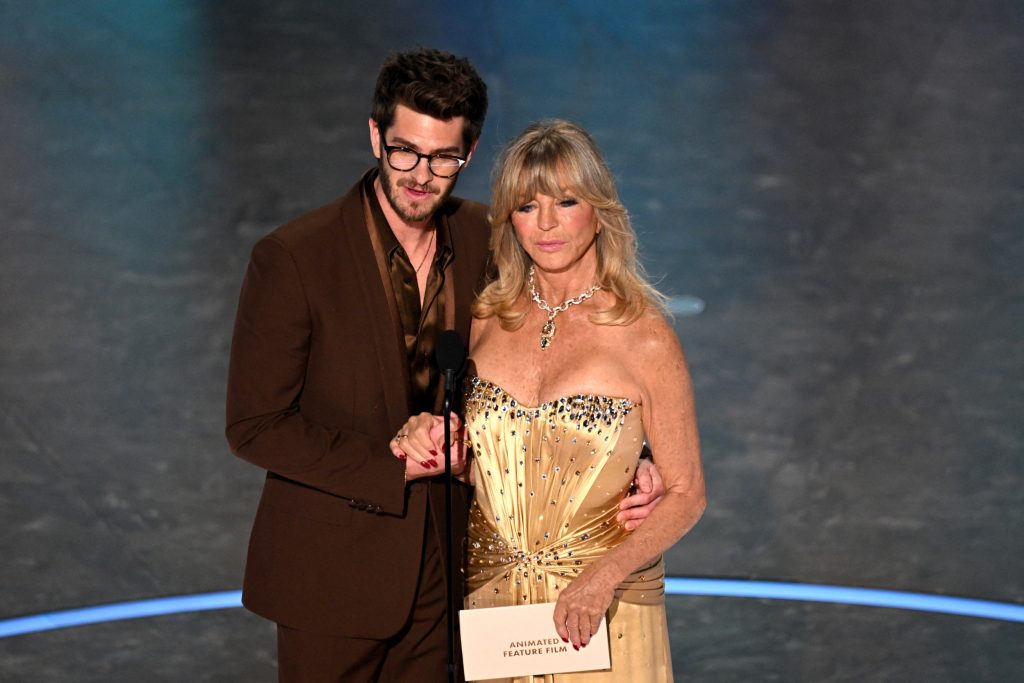 Andrew Garfield and Goldie Hawn