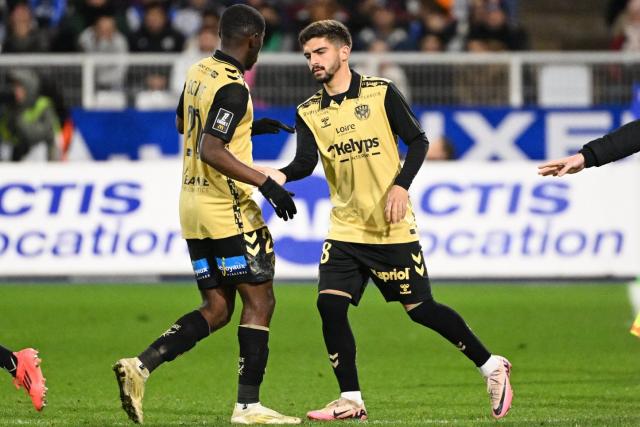 Igor Miladinovic exclu dès la première minute de jeu lors d'un match avec la réserve de Saint-Étienne