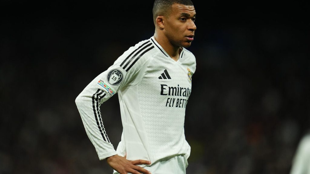 « Il n’est pas toujours à son meilleur niveau » : Carlo Ancelotti justifie l’inconstance de Kylian Mbappé