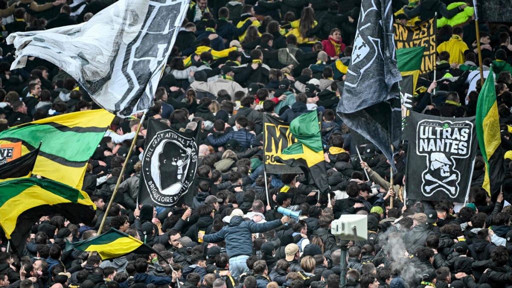 « J’espère que le ministre ne va pas aller au bout » : à Nantes, Antoine Kombouaré soutient la Brigade Loire