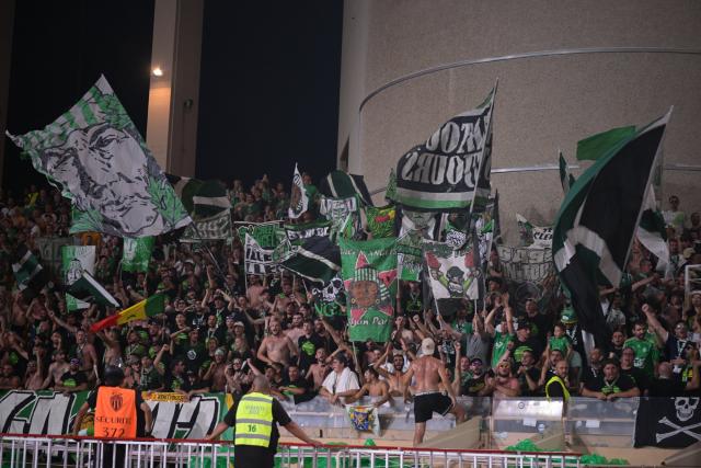 Le gouvernement brandit la menace de la dissolution de cinq groupes de supporters majeurs de Ligue 1 et Ligue 2