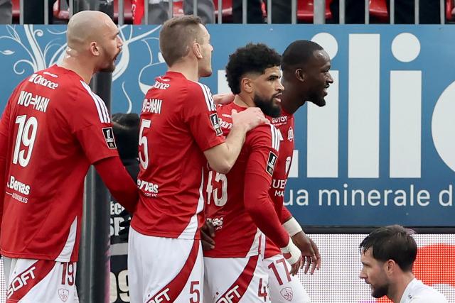 Les Brestois Abdallah Sima et Brendan Chardonnet sont sortis sur blessure contre Angers