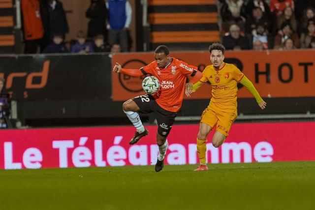 Lorient fait plier Rodez et reprend trois points d'avance en tête de la Ligue 2