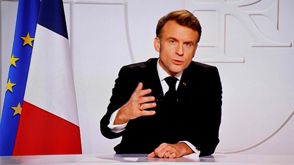 « Macron joue sur les peurs des Français » : l’opposition réagit après l’allocution du président