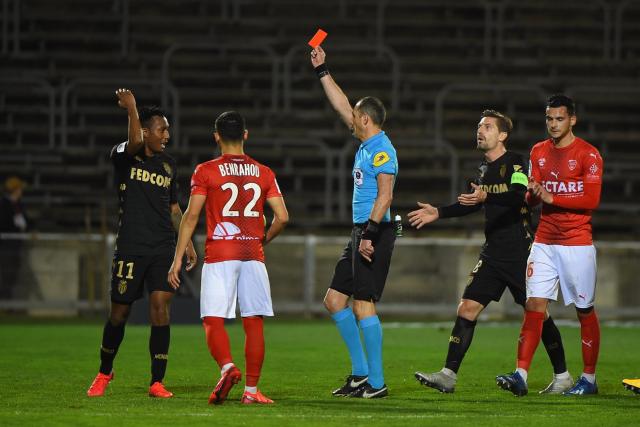 Martins, Leonardo, Jeannot... Avant Fonseca, ils s'en étaient pris physiquement à des arbitres de Ligue 1 avant d'être suspendus