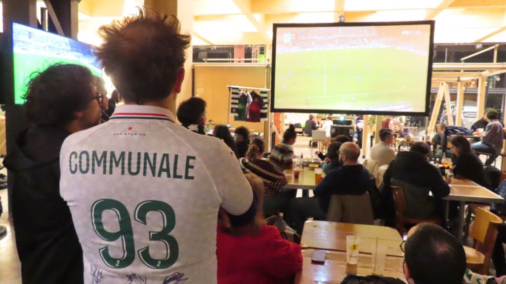 « On va voir le match à Communale ! » : le Red Star a désormais son QG à la halle de Saint-Ouen