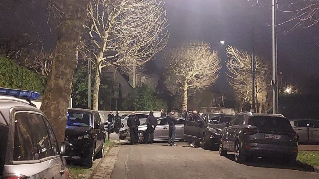 Saint-Maur : un sexagénaire suspecté de tirer sur des passants, le quartier bouclé par la police