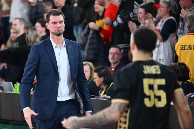 « Une prestation embarrassante » : Tiago Splitter, coach du Paris Basketball, déçu après la défaite face à Monaco